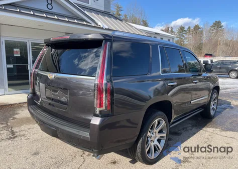 2016 Cadillac Escalade Premium Collection z USA, uszkodzony, nr VIN 1GYS4CKJ5GR321973